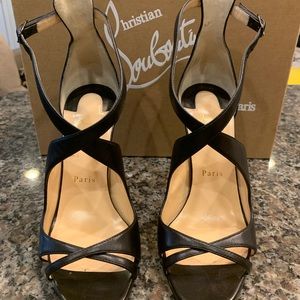 👠 Malefissima 100 Nappa Shiny
🌈 Color: Black
📏 Size: 39.5